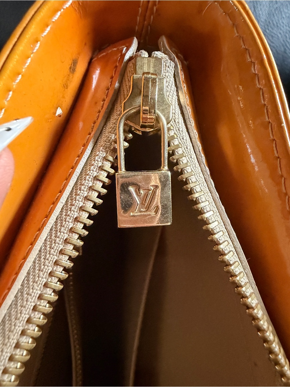 Louis Vuitton Amber Patent Monogram Tote in Honey Yellow - Picture 6 of 7